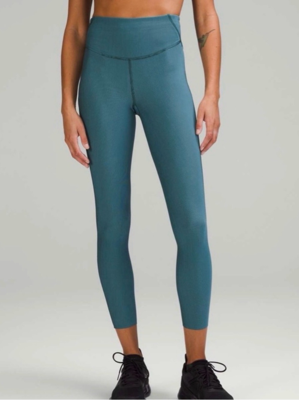 Lululemon base pace green jasper blue chill size 4